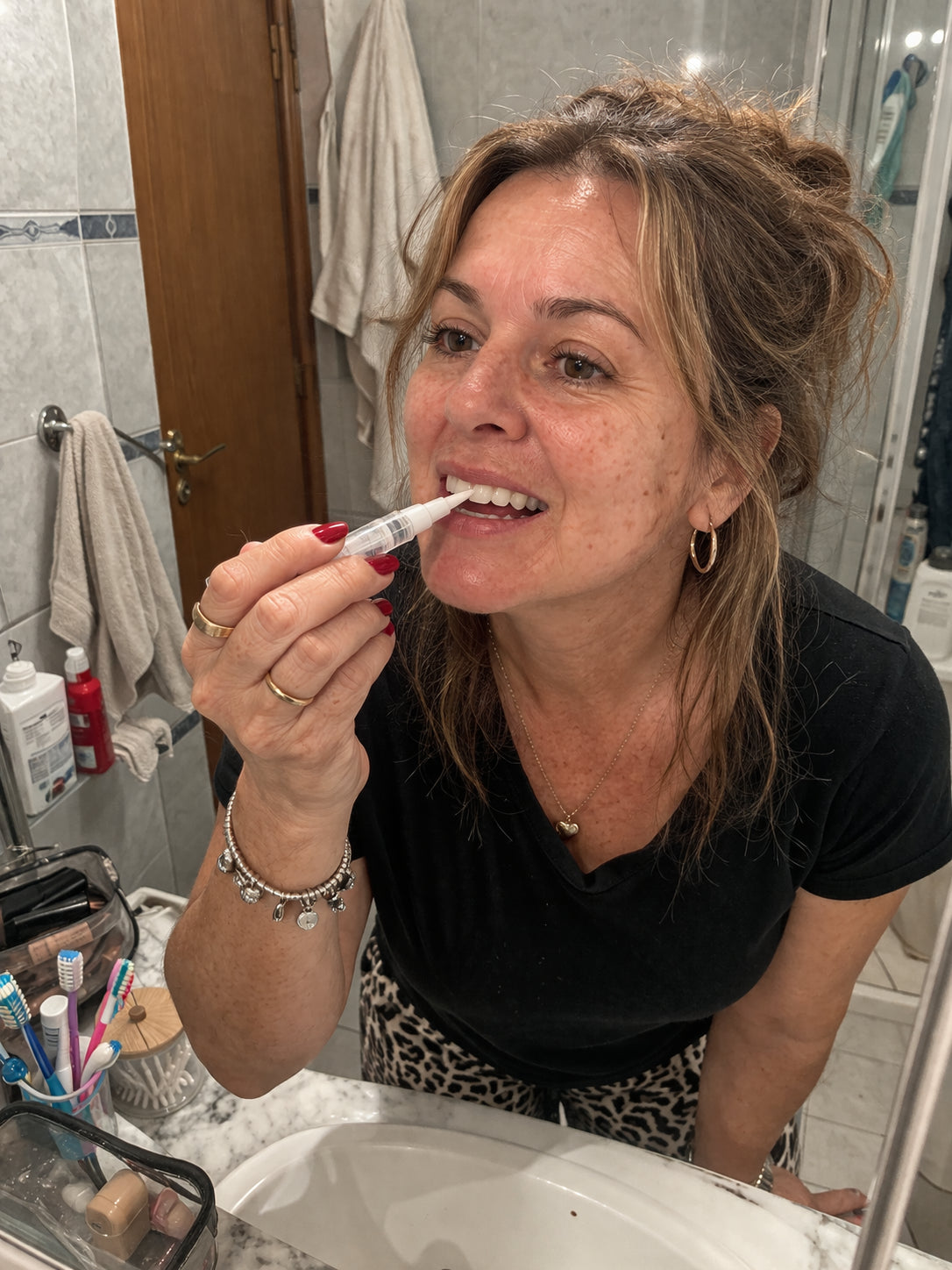 SmileWhite™ ¡Luce una sonrisa blanca, brillante y segura en minutos!