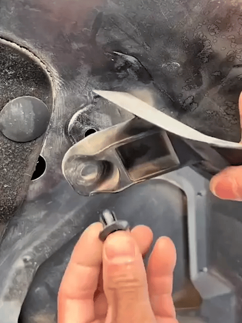 AutoFix™ — Kit de 240 Remaches de 12 tamaños para fijar, reparar y asegurar tu auto como un profesional